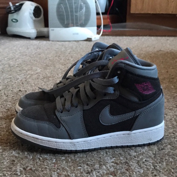 Air Jordan 1 - Picture 2 of 7